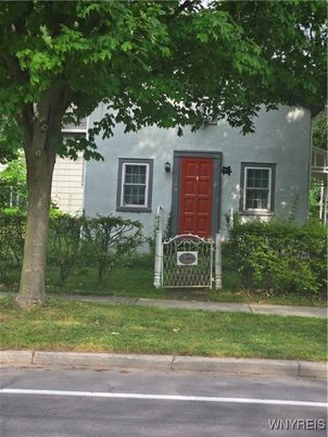 Exterior, Facade, None