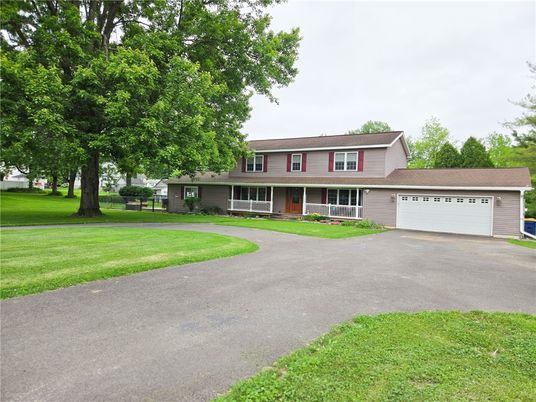 Attached, Backyard, Exterior, Facade, Split Level