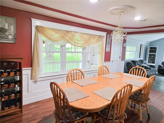 Chandelier, Dining room, Interior, Recessed Lighting, Wood Texture Flooring