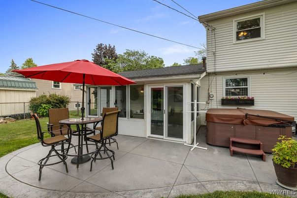 Exterior, Hot Tub