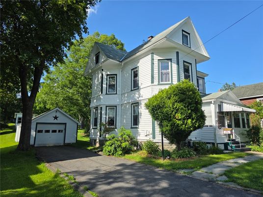 Detached Garage, Exterior, Facade, Queen Anne Victorian