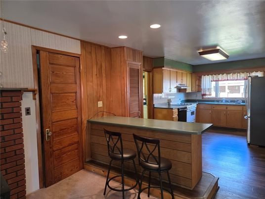 Interior, Kitchen, Recessed Lighting, Wood Texture Flooring