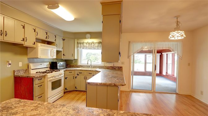 Interior, Kitchen, Pendant Lights, Wood Texture Flooring