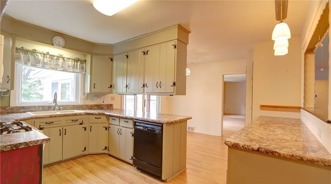Interior, Kitchen, Pendant Lights, Wood Texture Flooring