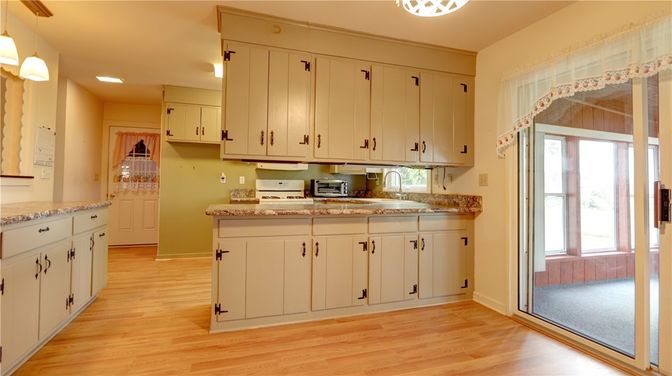 Interior, Kitchen, Recessed Lighting, Wood Texture Flooring