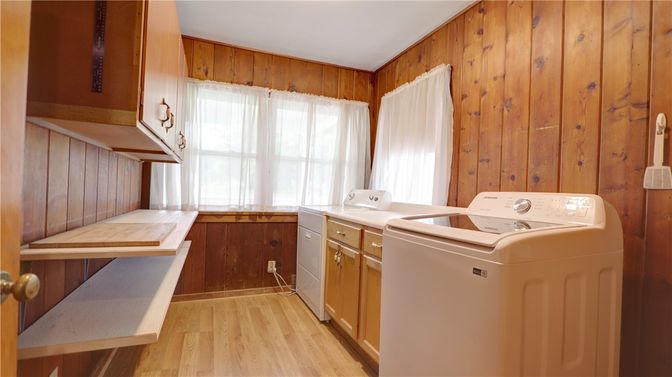 Interior, Washer, Wood Texture Flooring, Wooden Walls