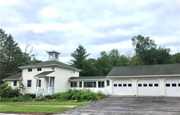 Attached, Exterior, Facade, Cape Cod