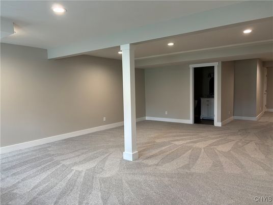 Empty room, Interior, Recessed Lighting
