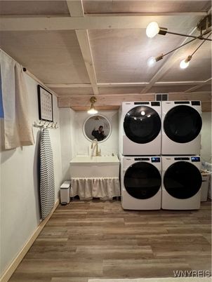 Interior, Washer, Wood Texture Flooring