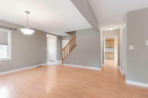 Empty room, Interior, Pendant Lights, Wood Texture Flooring