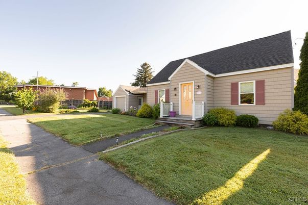 Backyard, Exterior, Facade, Cape Cod