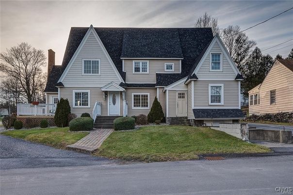 Attached, Exterior, Facade, Farmhouse