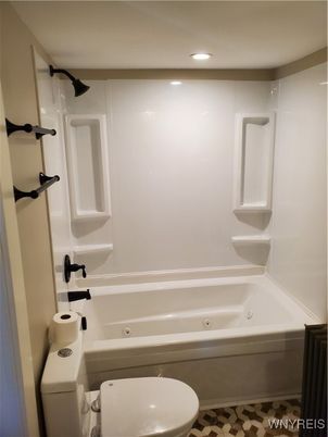 Bathroom, Interior, Recessed Lighting