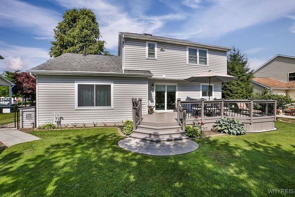 Backyard, Exterior, Facade, Split Level