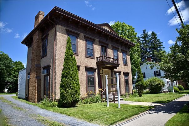 Exterior, Facade, Brick Facade, Rowhouse