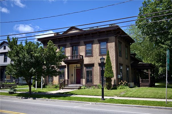 Exterior, Facade, Georgian