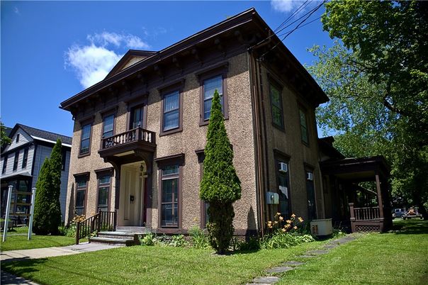 Exterior, Facade, Brick Facade, Rowhouse