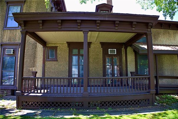 Exterior, Facade, Brownstone