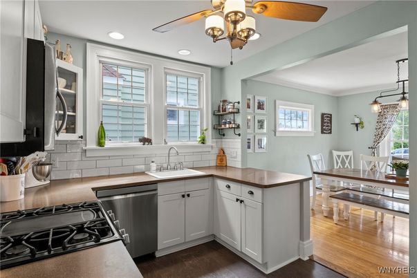 Dining room, Interior, Kitchen, Pendant Lights, Recessed Lighting, Wood Texture Flooring
