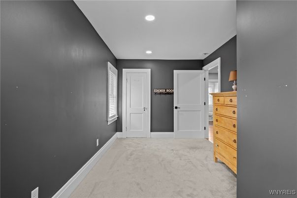 Empty room, Interior, Recessed Lighting