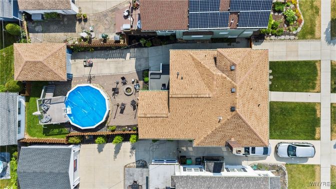 Exterior, Drone