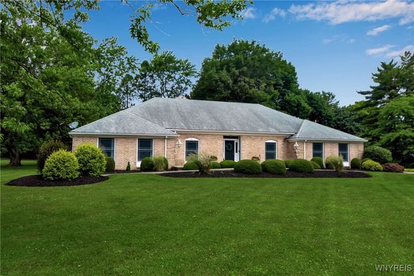 Exterior, Facade, Brick Facade, Cape Cod