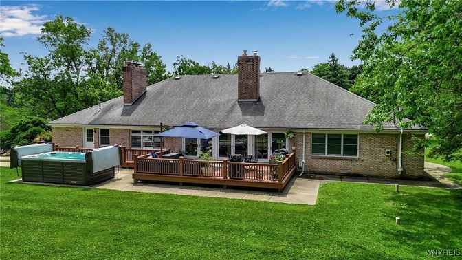 Backyard, Exterior, Hot Tub