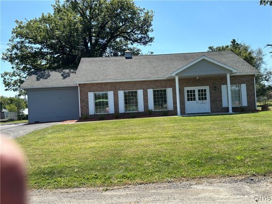 Exterior, Facade, Brick Facade, Ranch