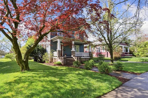 Backyard, Exterior, Facade, American Foursquare