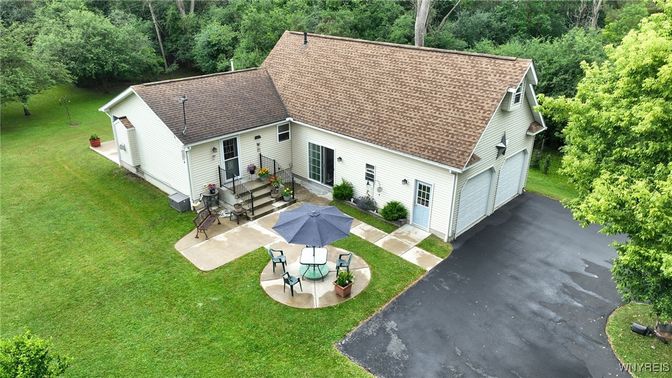 Exterior, Drone