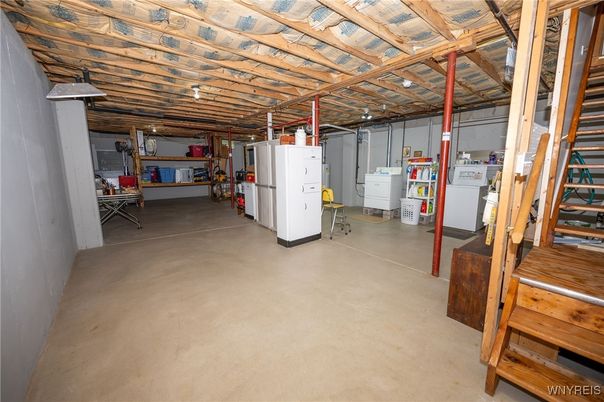 Interior, Washer, Wooden Beams