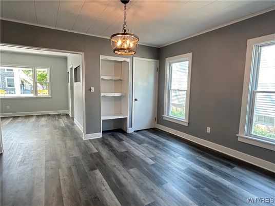 Empty room, Interior, Pendant Lights, Wood Texture Flooring