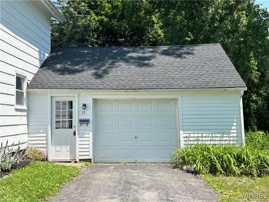 Detached Garage, Exterior