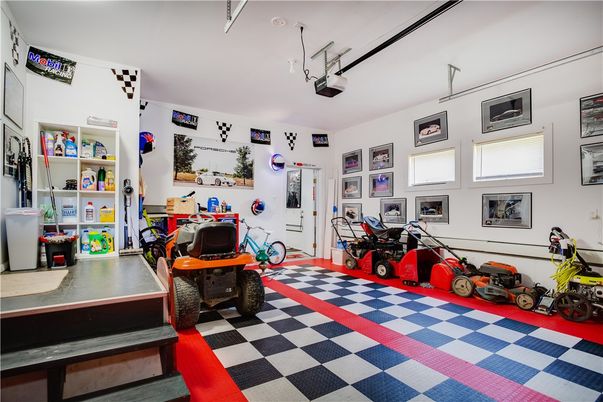 Garage, Interior