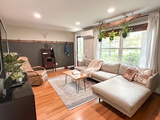 Interior, Living room, Recessed Lighting, Wood Texture Flooring