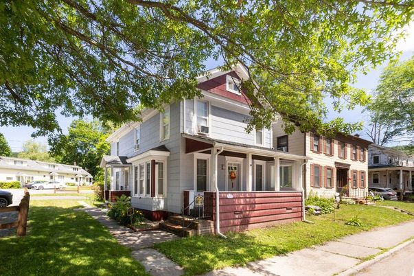 Backyard, Exterior, Facade, American Foursquare