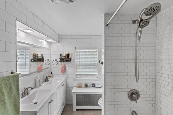 Bathroom, Dual Sink Vanities, Interior