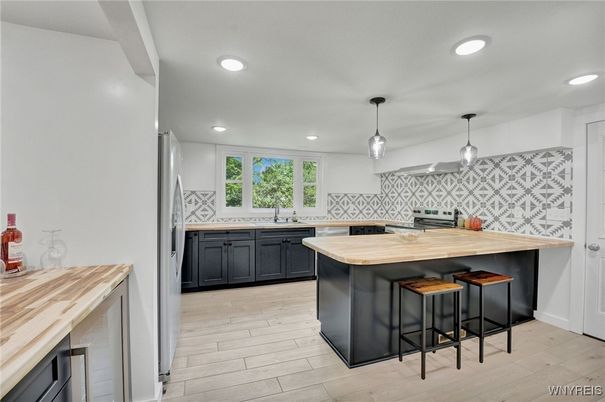 Interior, Kitchen, Pendant Lights, Recessed Lighting, Wood Texture Flooring