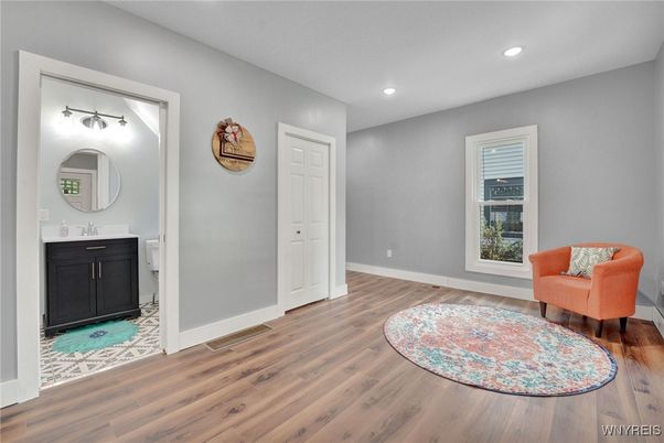 Interior, Recessed Lighting, Wood Texture Flooring