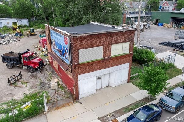 Exterior, Drone