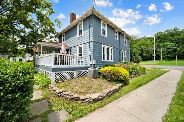 Backyard, Exterior, Facade, Queen Anne Victorian