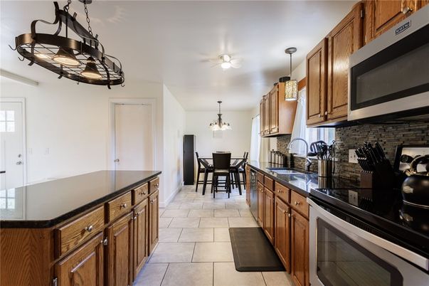 Chandelier, Dining room, Interior, Kitchen, Pendant Lights
