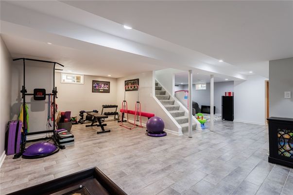 Fitness Equipment, Interior, Recessed Lighting, Wood Texture Flooring