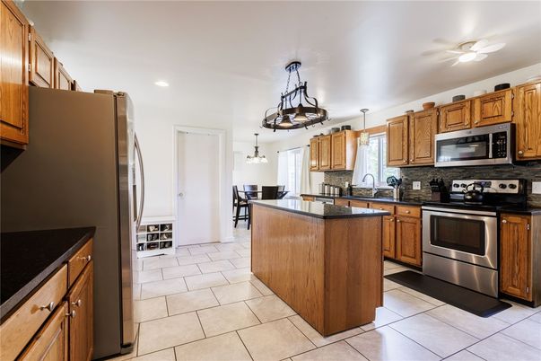 Dining room, Interior, Kitchen, Pendant Lights, Recessed Lighting, Stainless Steel Appliances