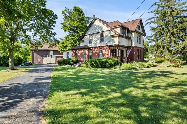 Attached, Backyard, Exterior, Facade, Brick Facade, Queen Anne Victorian