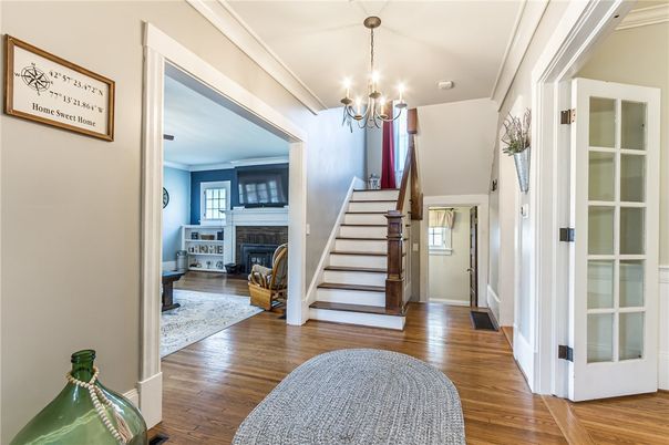 Chandelier, Fireplace, Interior, Wood Texture Flooring