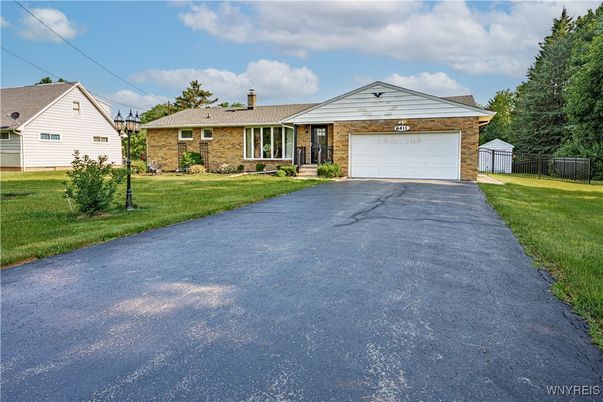 Attached, Exterior, Facade, Brick Facade, Ranch