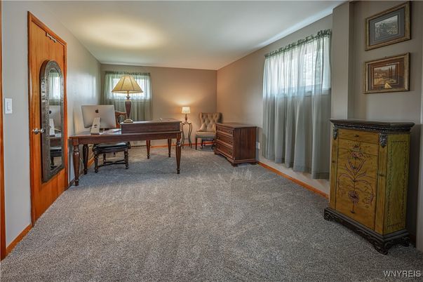 Home Office, Interior