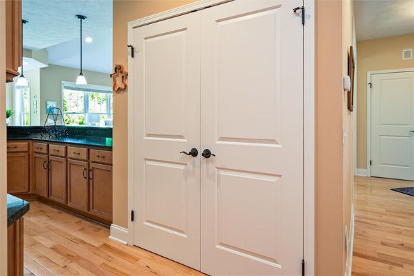 Interior, Kitchen, Pendant Lights, Wood Texture Flooring