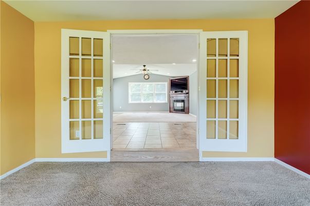 Empty room, Interior, Recessed Lighting